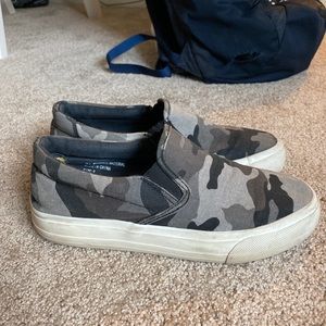 Womens camo slip on shoes